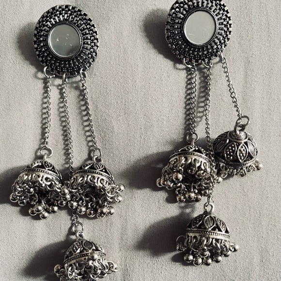 Oxidized Jhumka-style earrings - Picture 2 of 5